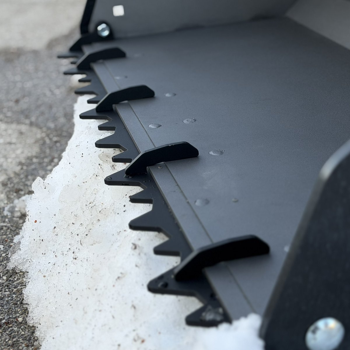 AR500 steel cutting edge and toothbar